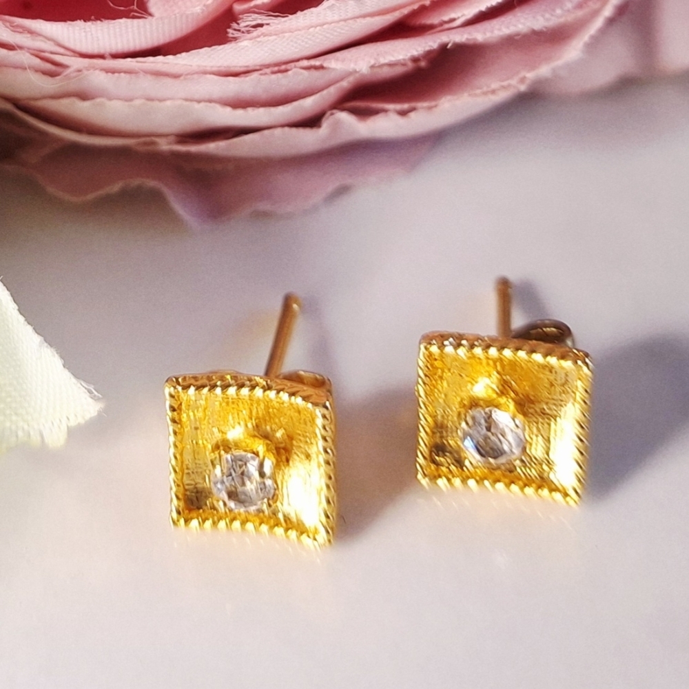 Vintage 80s ✨️⏹️Golden Square Stud Earrings